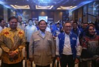 Ketua Umum Partai Gerindra Prabowo Subianto bersama Ketua Umum PAN Zulkifli Hasan dan Airlangga Hartarto di acara HUT ke-25 Partai Amanat Nasional di Hotel Sultan, Jakarta. (Instagram.com/@zul.hasan)