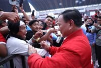 calon presiden nomor urut 2 Prabowo Subianto tampil di HUT Partai Solidaritas Indonesia (PSI) ke-9 di Stadion Jatidiri, Semarang. (Dok. Tim Media Prabowo-Gibran)