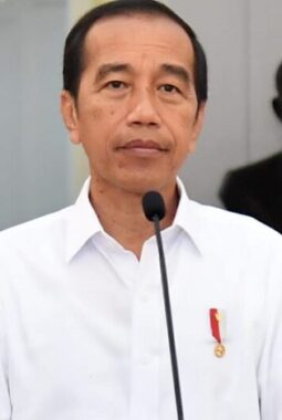 Forum Purnawirawan TNI Kirim Surat Pemakzulan Gibran Rakabuming, Jokowi: Biasa dalam Demokrasi